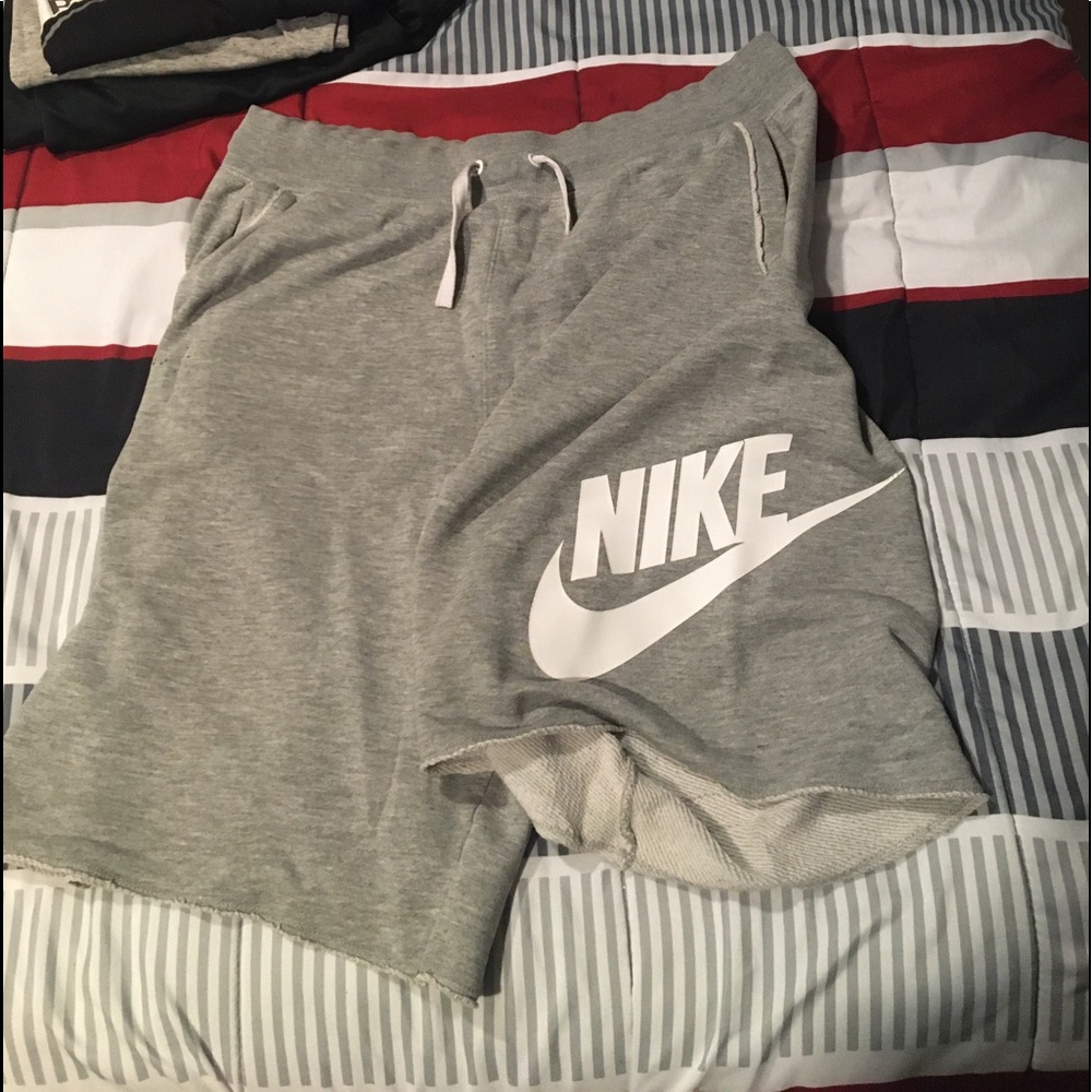 🗣🗣🗣 Deal, 4 pairs of men’s basketball shorts!